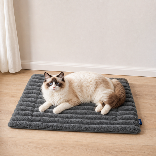 Self-Warming Pet Mat for Cats & Dogs – Quiet, Non-Slip & Electricity-Free