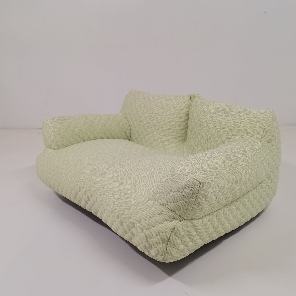 CozyNest Plush Bed – Luxurious Comfort for Pets