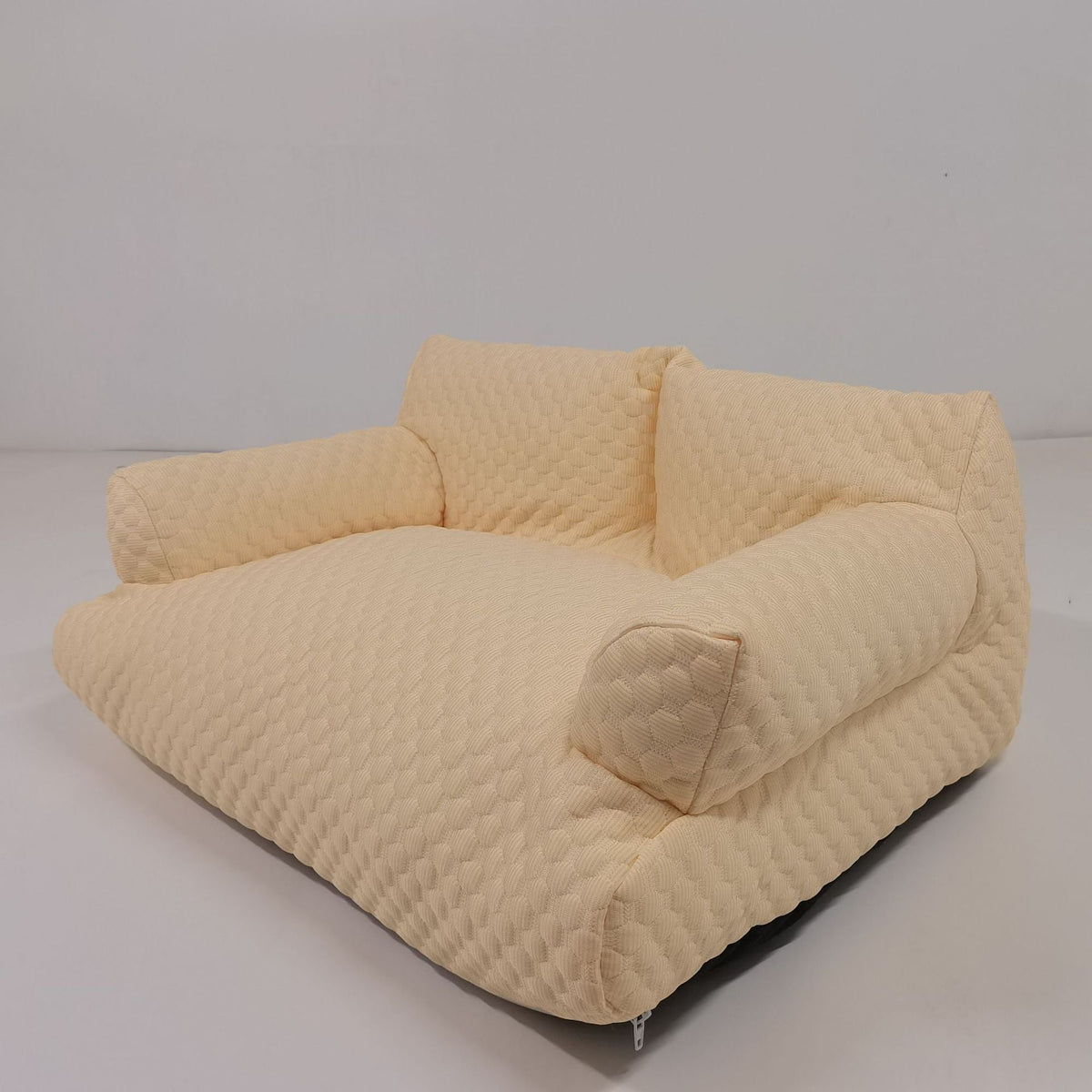 CozyNest Plush Bed – Luxurious Comfort for Pets